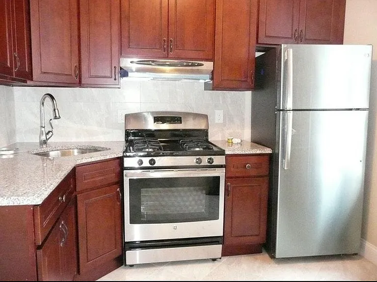 152 New York Ave #8 — Photo 3