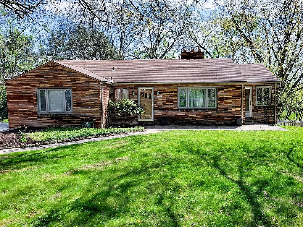 729 Rolling Green Dr photo 1