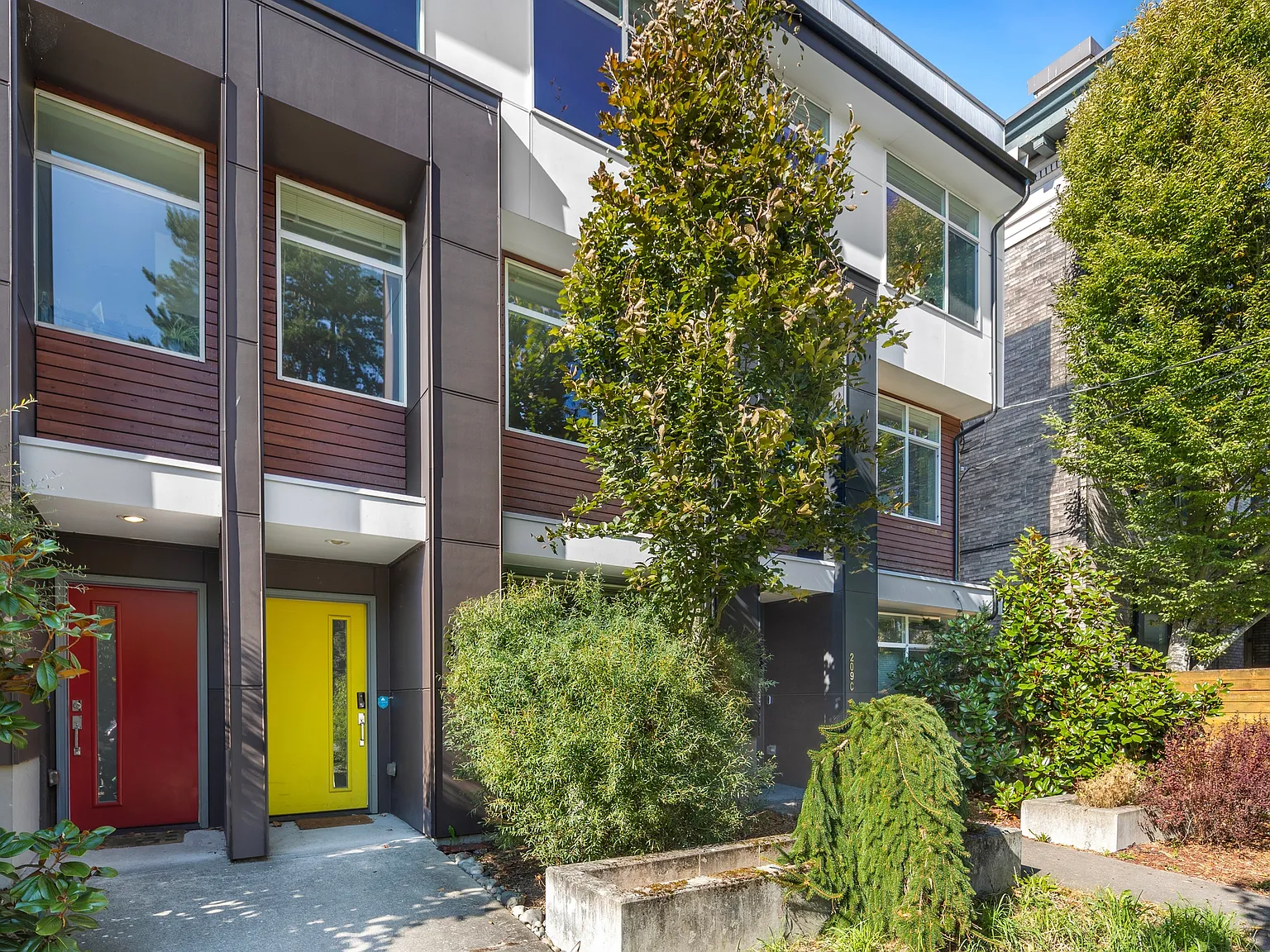 209 13th Avenue East, Unit B - 1 — Photo 1
