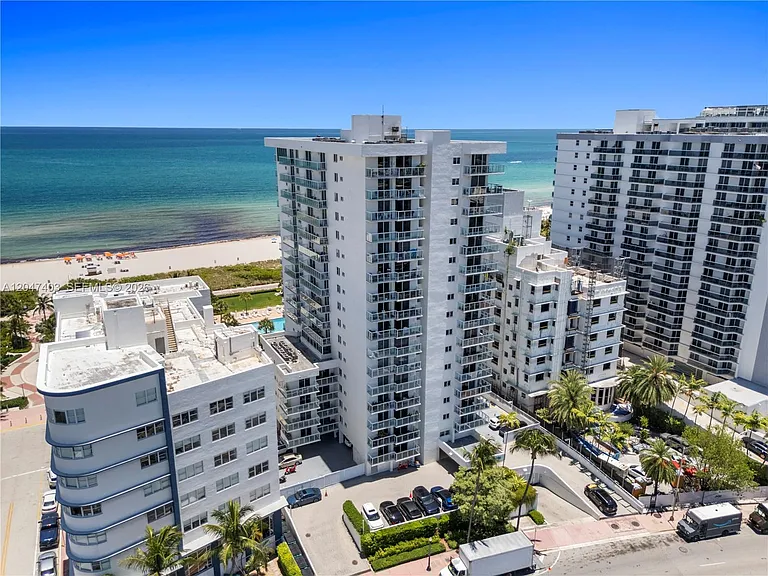 2457 Collins Ave #201 — Photo 27