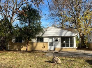 28136 Fairfax St, Southfield, MI 48076
