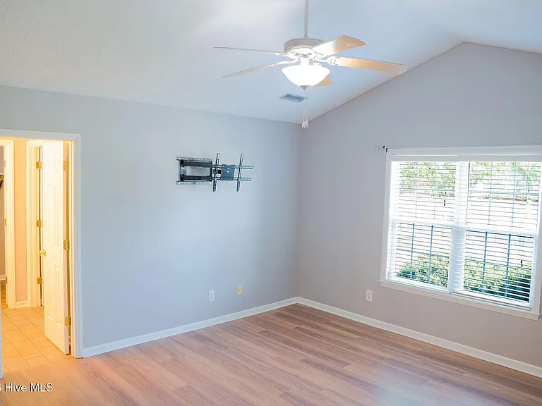 1006 Sheffield Dr — Photo 19