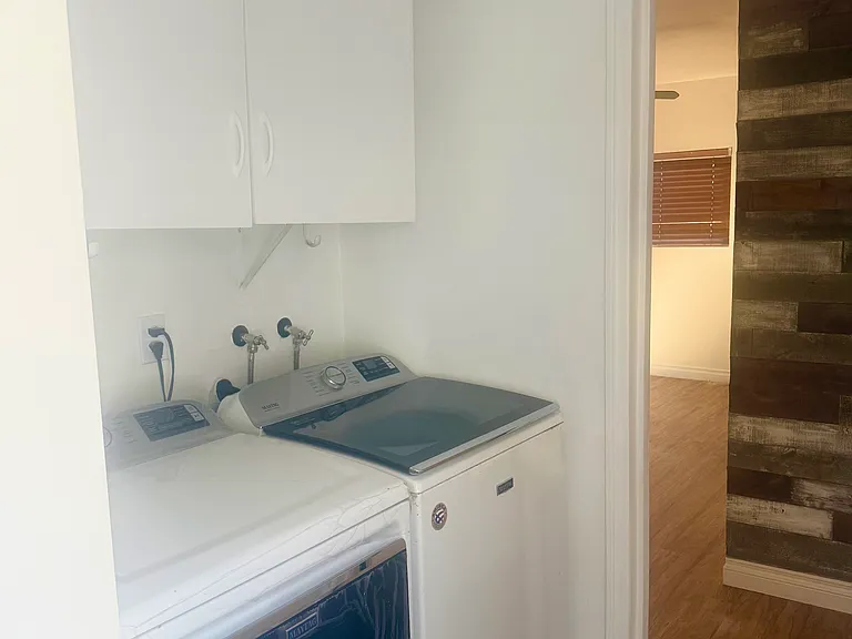 528 N Maria Ave — Photo 4