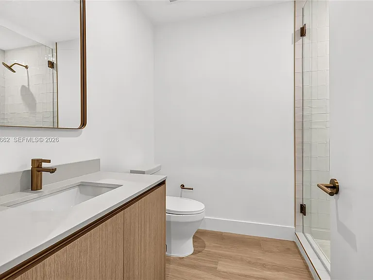 90 NE 32nd St #209 — Photo 9