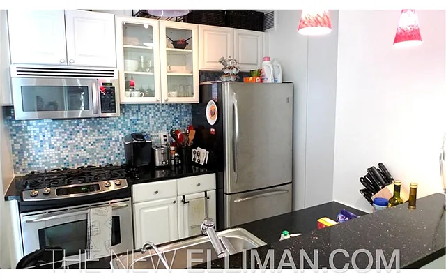 Rented by Douglas Elliman | media 22