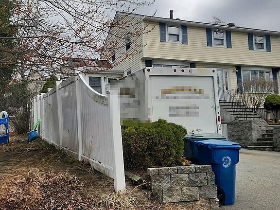 3rd image of 7 Dickson Ave
