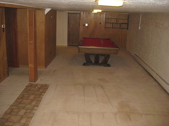 Comes with pool table
						:
						Great room in the basement is a great area for entertaining 2nd Kit and Bath