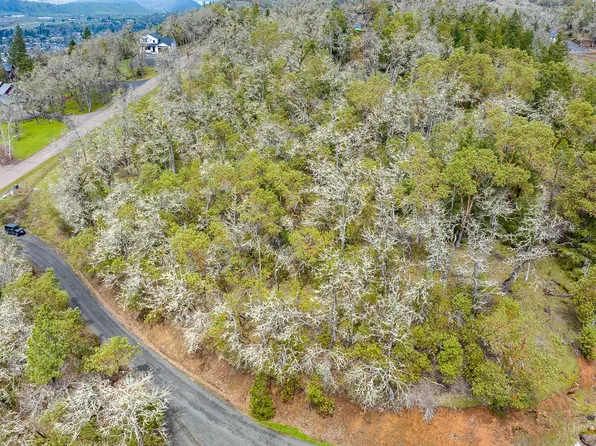 597 Southridge Way, Roseburg, OR 97470
