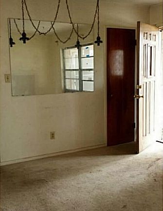 4th image of 6611 Burke St