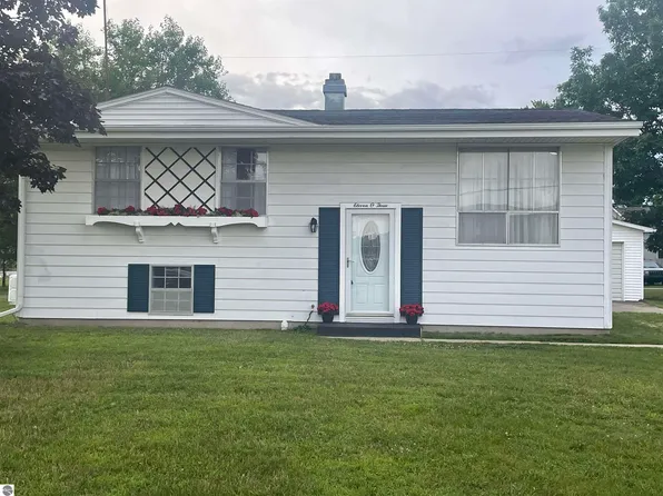 1103 Fessenden Ave, Mount Pleasant, MI 48858