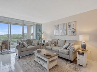 935 E Causeway Blvd APT 408, Vero Beach, FL 32963