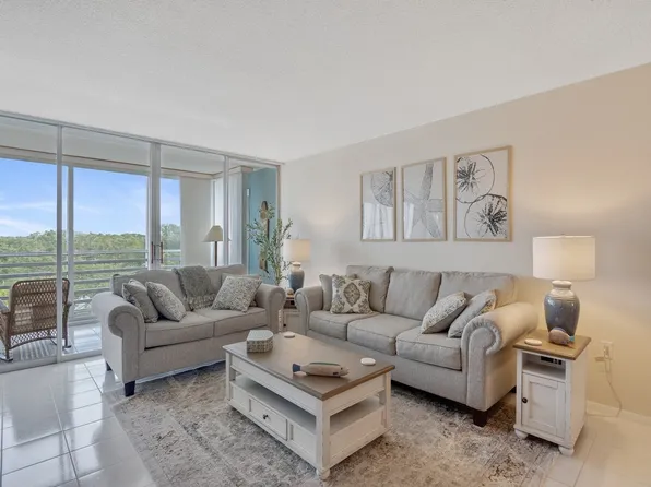 935 E Causeway Blvd APT 408, Vero Beach, FL 32963