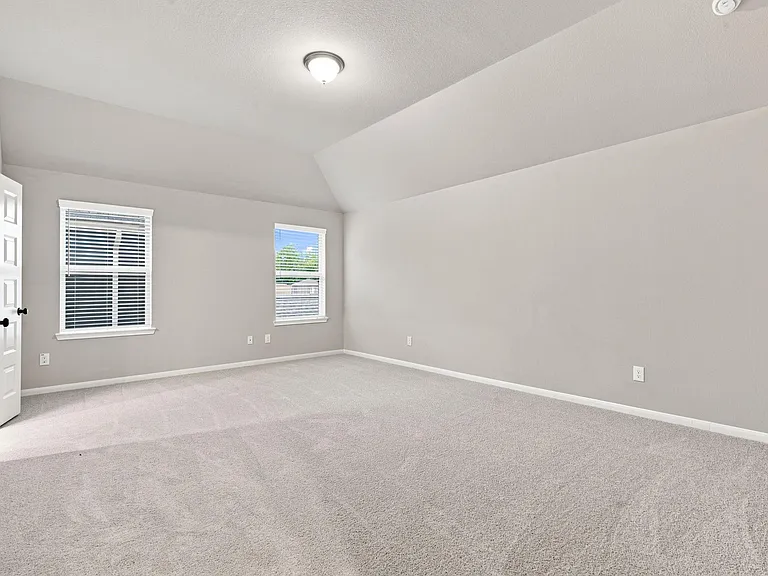 18518 Karlynn St — Photo 18