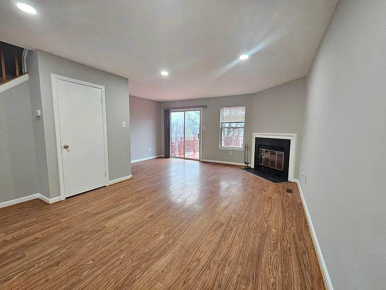 9510 Clocktower Ln — Photo 5