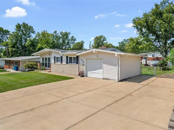 912 Buckley Rd, Saint Louis, MO 63125