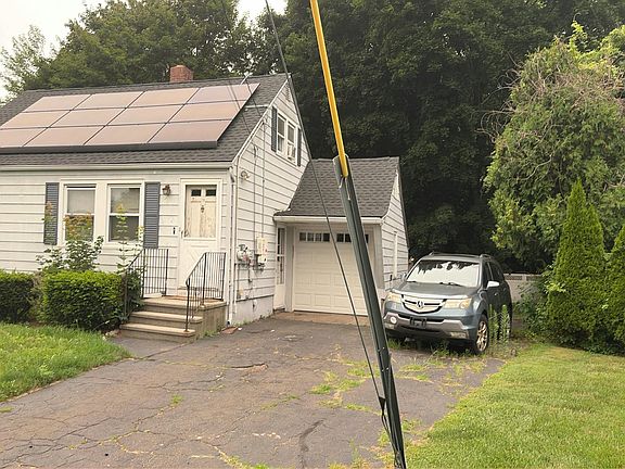 2nd image of 52 Plains Rd