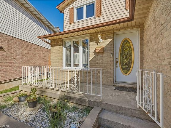 3rd image of 154 Memorial Ave