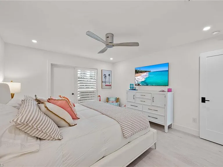 2100 Gulf Shore Blvd N #101 — Photo 17