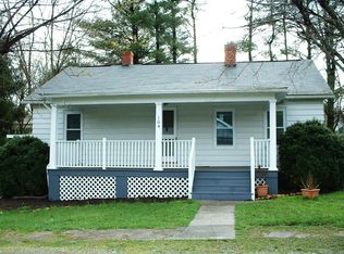 104 Roberts St, Radford, VA 24141