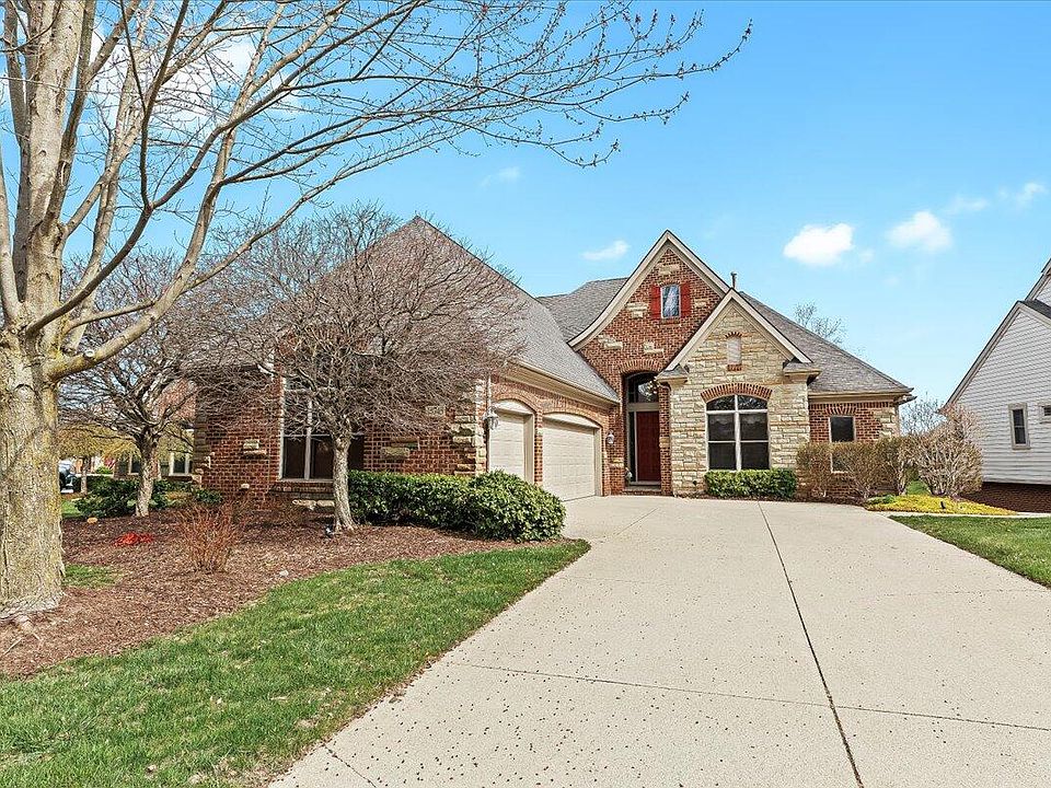1st image of 10745 Cliffview Dr