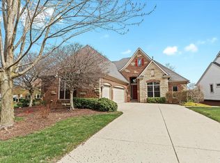10745 Cliffview Dr, South Lyon, MI