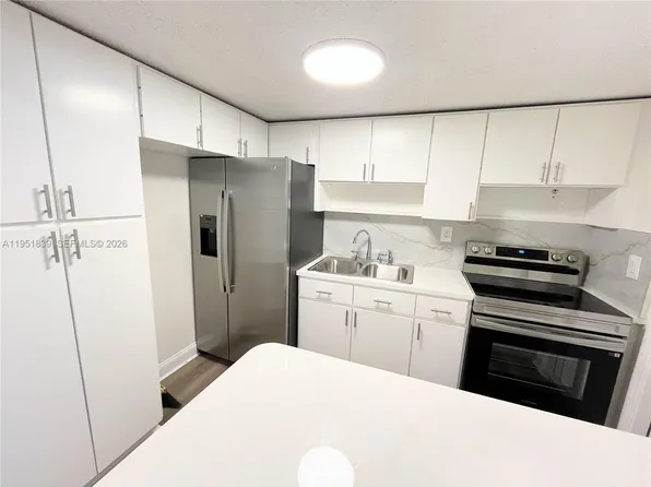 820 86th St #1, Miami Beach, FL 33141