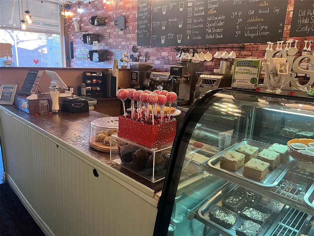 Java And Scoops Bistro — Photo 4
