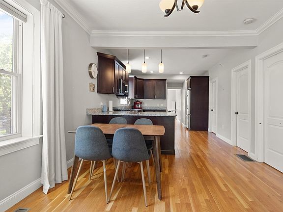 5th image of 122 Park St #1