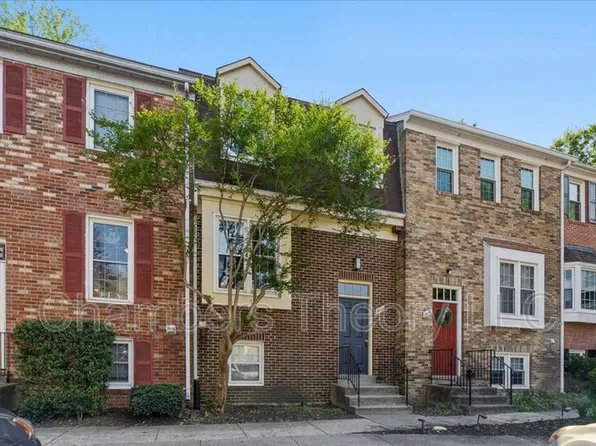 3802 Brighton Ct, Alexandria, VA 22305