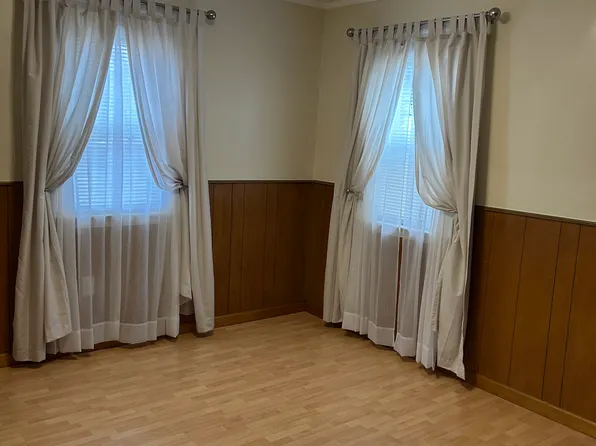 6424 Barker Ave, Waterford, MI 48329