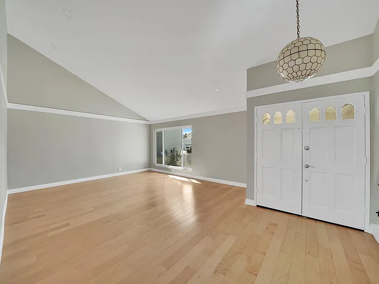 6781 Glen Dr — Photo 7