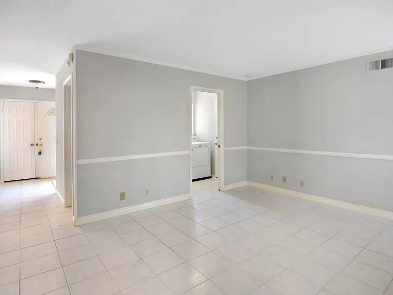 24241 Tama Ln — Photo 10
