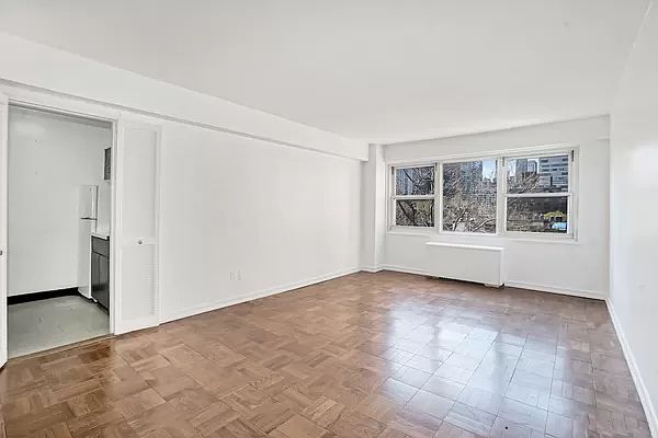 1st image of 210 E 63rd St APT 8E
