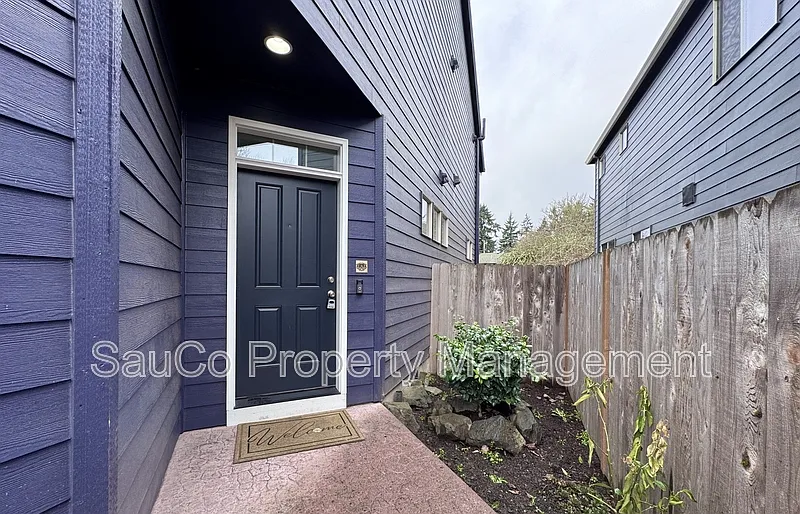 Building Photo - 4663 SW Ace Ter