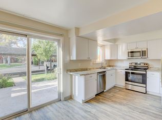 Applewood Crest Townhomes & Apartments, Denver, CO 80215