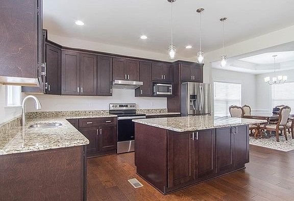 5th image of 5113 Arrowbrook Ct