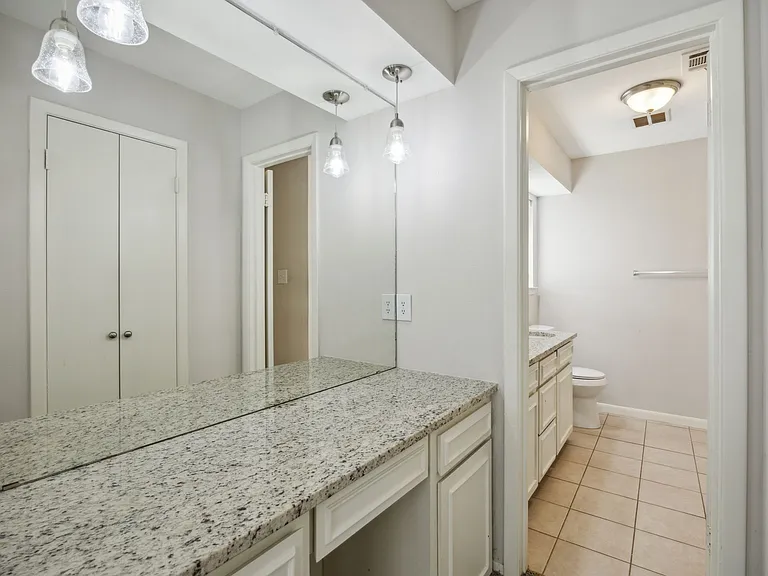 1725 Northcrest Dr — Photo 11