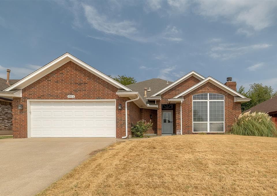 1st image of 10013 Forest Ln