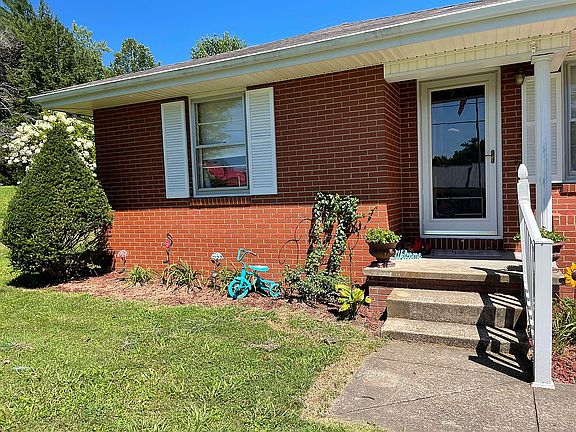 2nd image of 214 Shady Ln