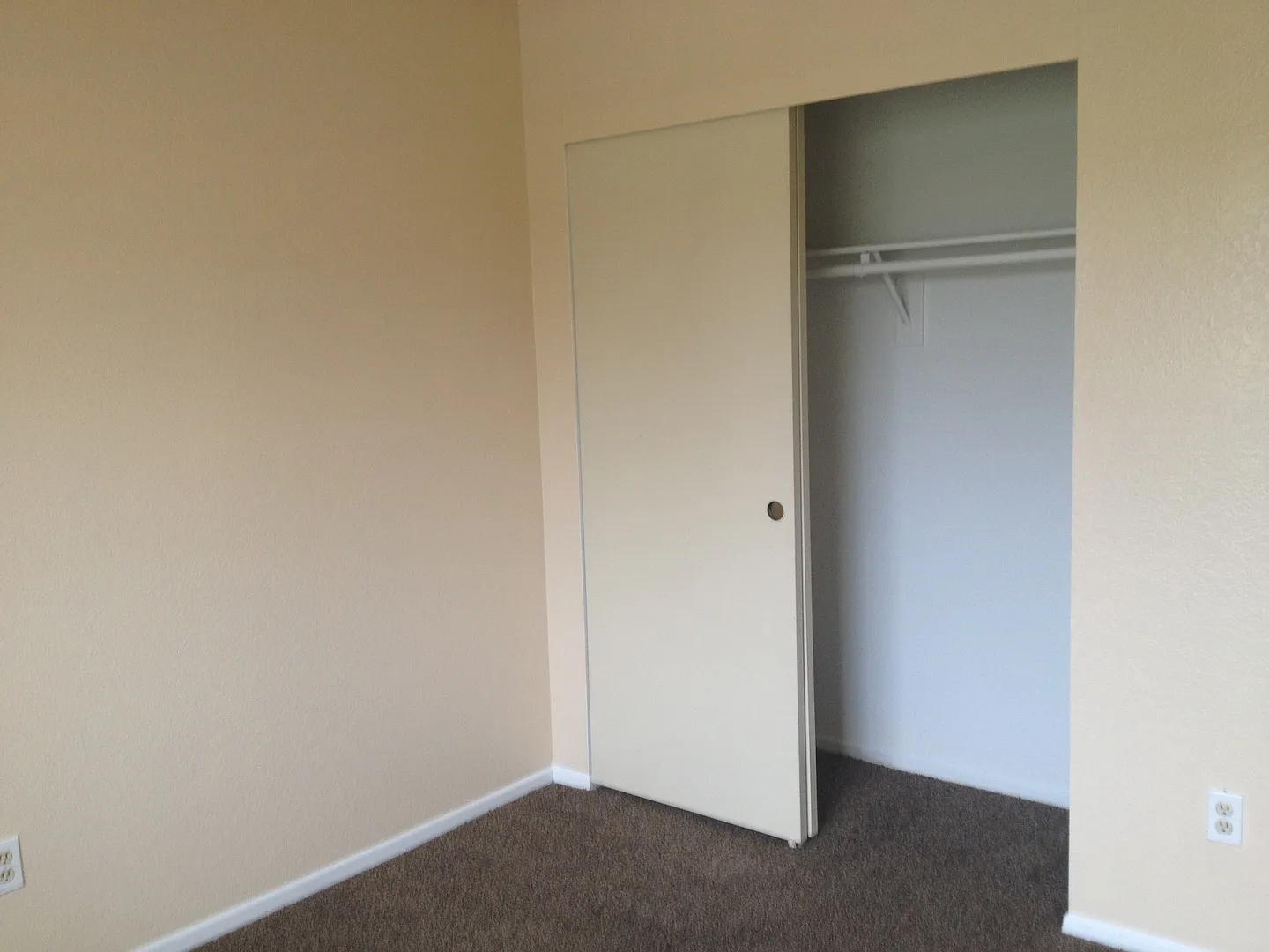 17135 Cambria Ave — Photo 3
