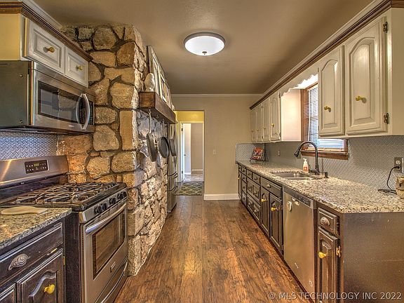 4th image of 26803 Joy Ave
