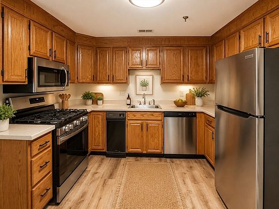 5th image of 45 Christopher Dr APT 105