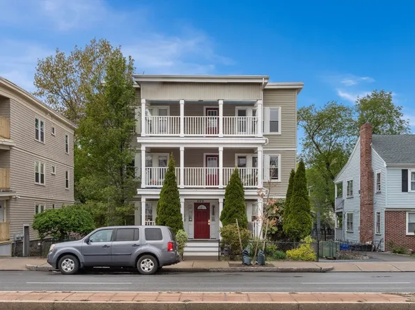 699 Hyde Park Ave APT 6, Roslindale, MA 02131