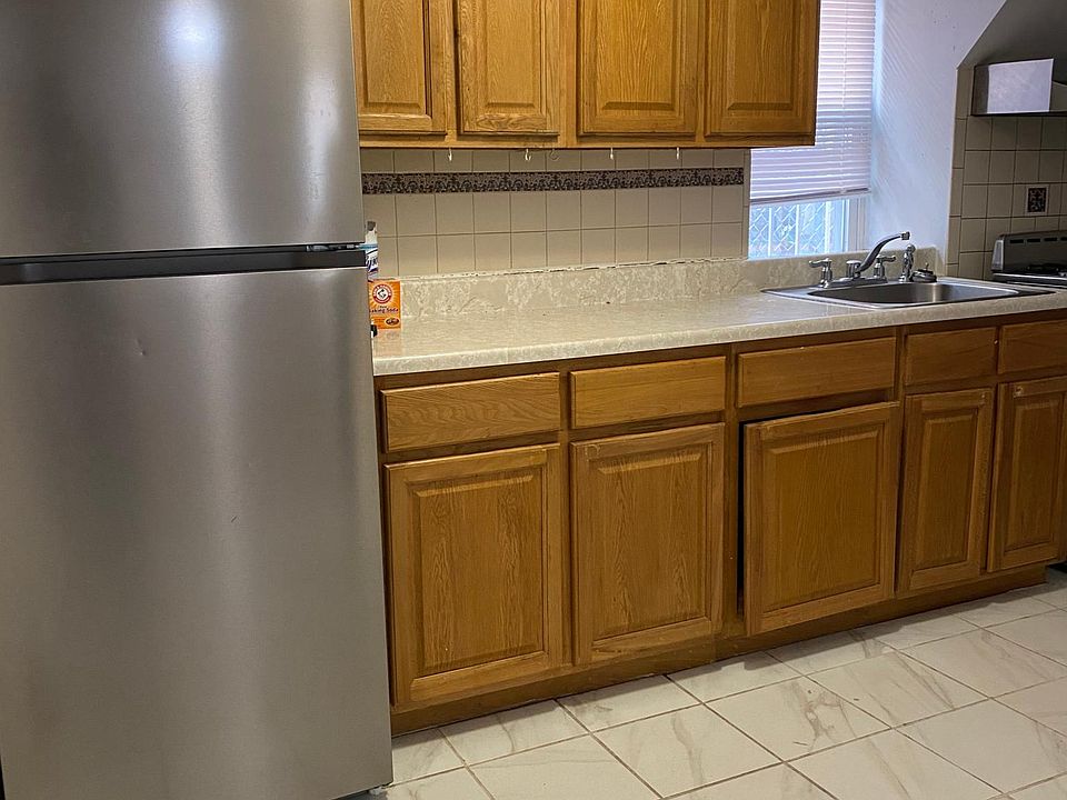 1st image of 2426 Throop Ave #1