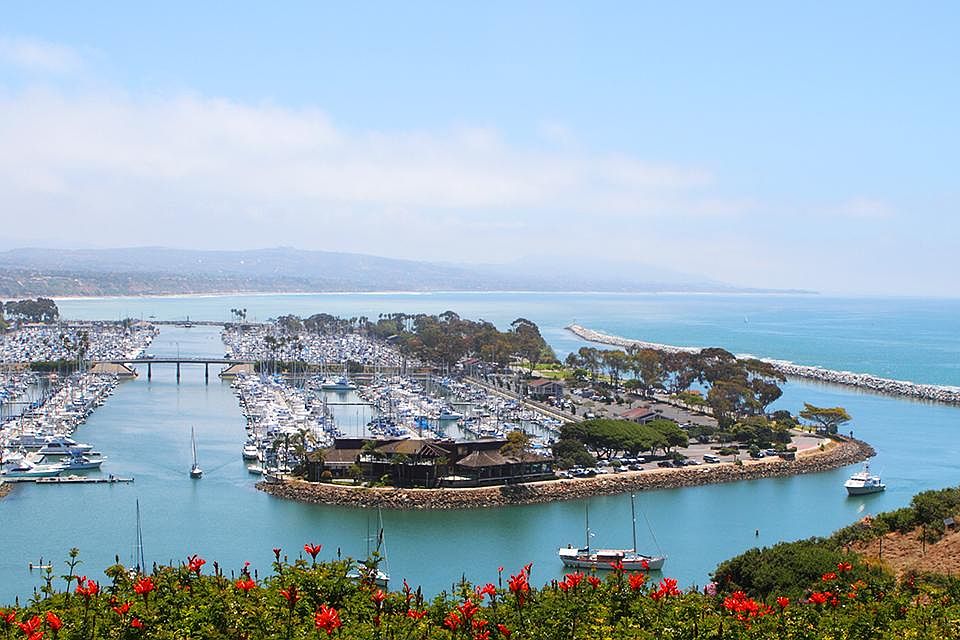 A 20 minute walk to Dana Point Harbor and beaches to enjoy the sunshine, ocean breezes, cafes and shops.