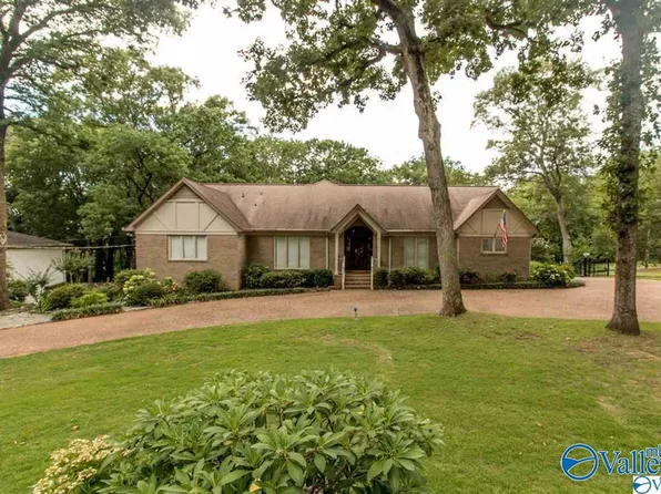5722 Tannahill Cir SE, Huntsville, AL 35802