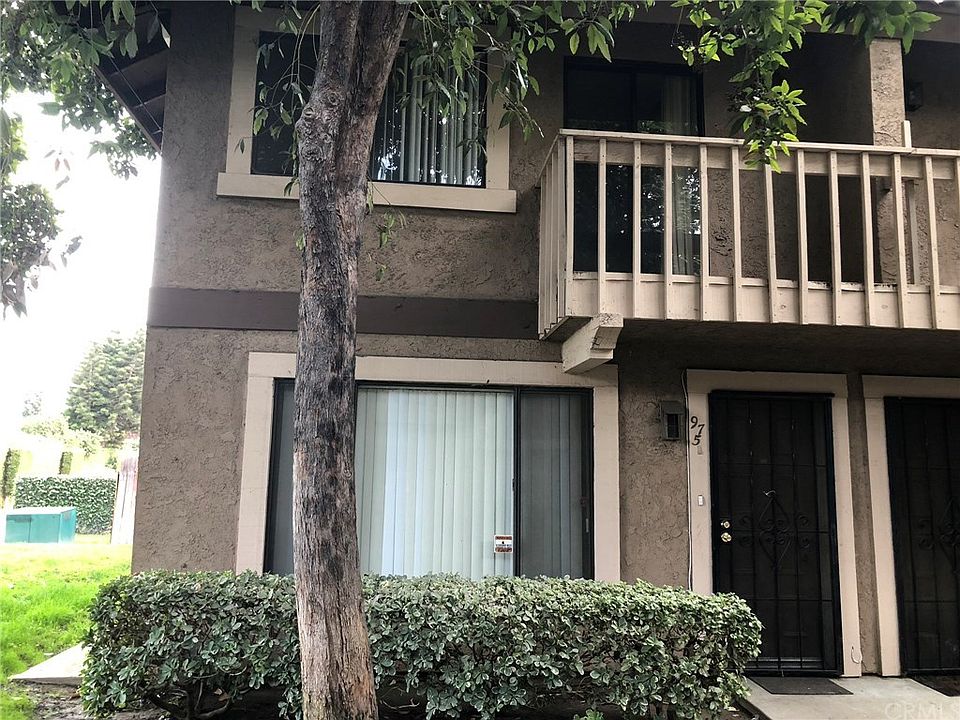 1st image of 975 Willow Ave #33