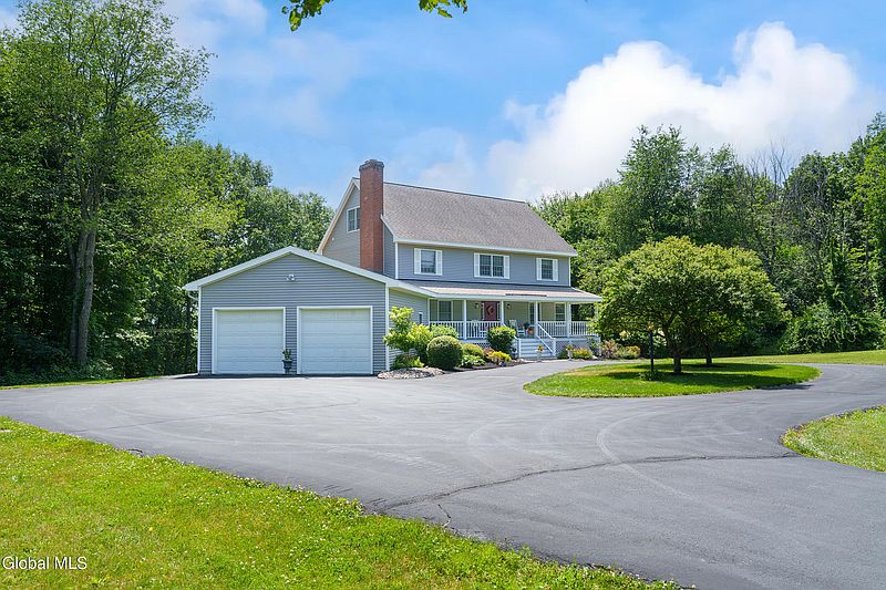 2nd image of 119 Menemsha Lane
