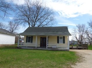 602 W South St, Kirkland, IL 60146