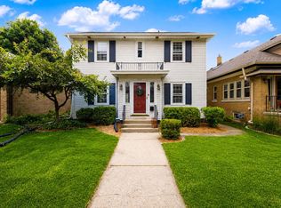 4628 N Newhall St, Whitefish Bay, WI 53211